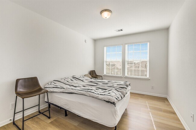 Building Photo - 22222 Opa Gln Dr