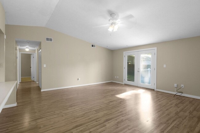 Building Photo - 4 Bed 3 Bath Home for rent in Newport News