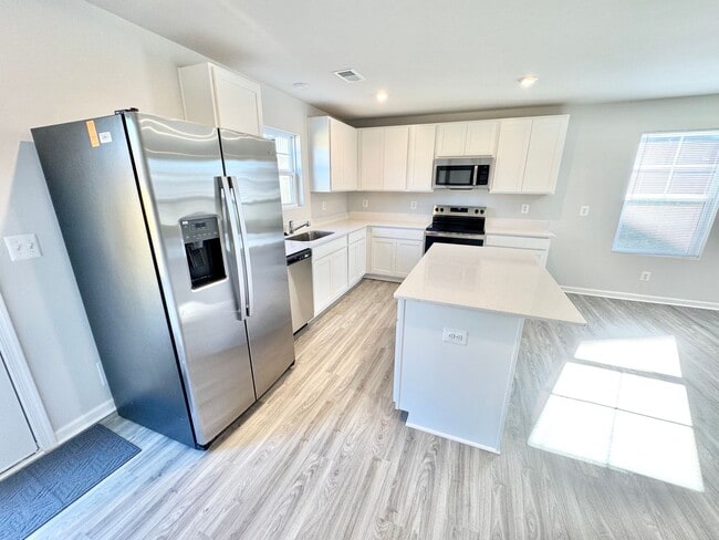 Building Photo - BRAND NEW HOME CLOSE TO CHARLOTTESVILLE