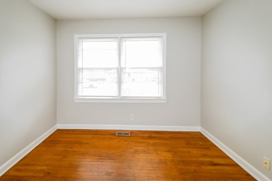 Building Photo - 433 Orchid Rd