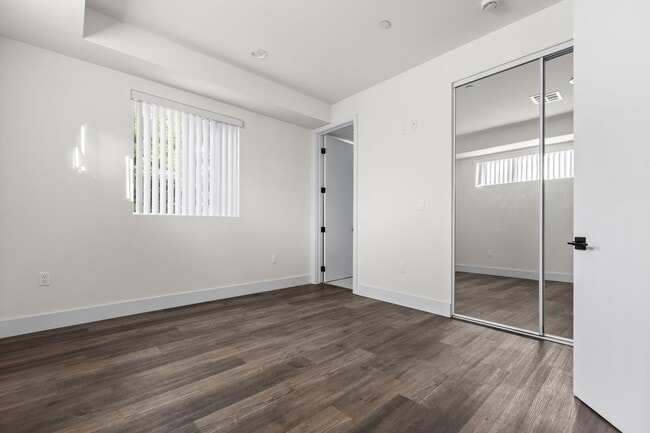 Building Photo - A beautifully designed and renovated 4 bed...
