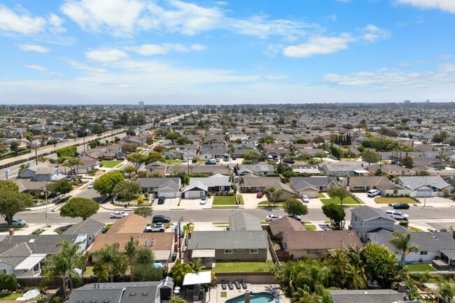 Building Photo - 17551 Misty Ln