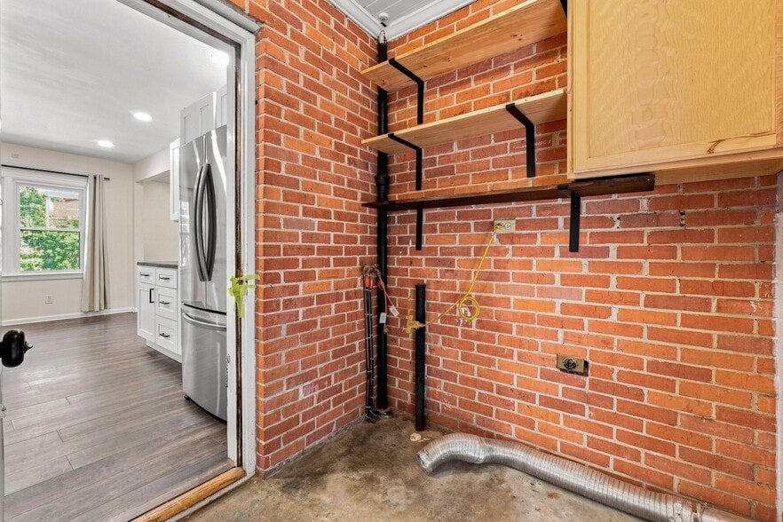 Building Photo - 2875 Orion Dr