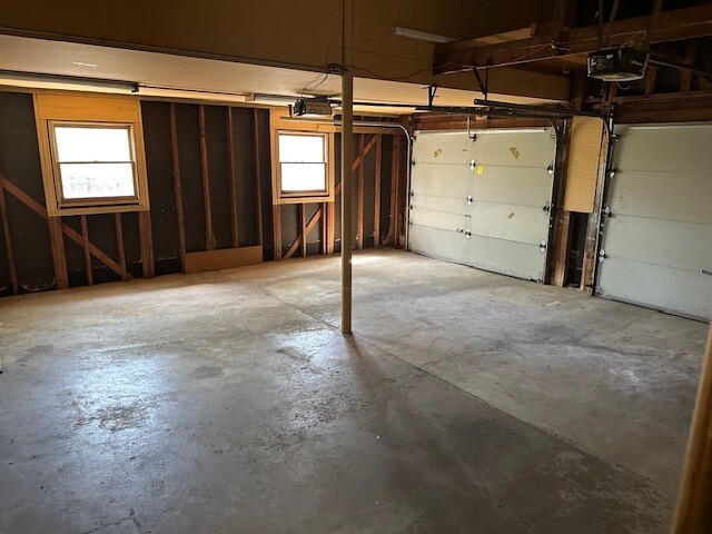 Building Photo - 921 Wilmot Rd