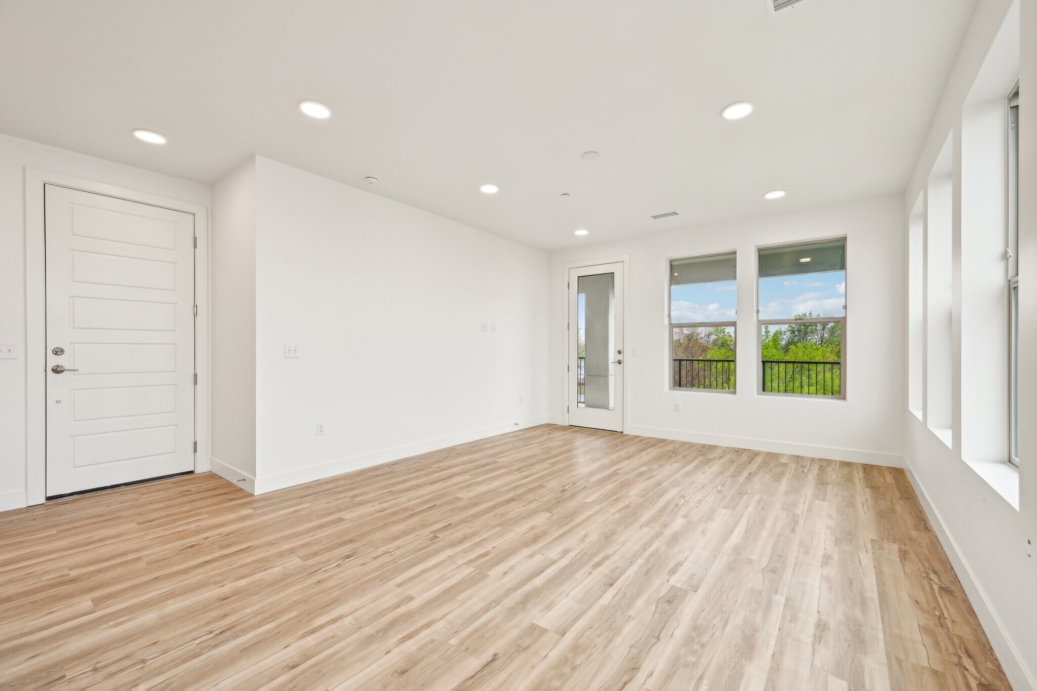 Building Photo - 2899 W 52nd Ave