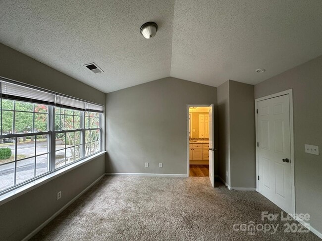 Building Photo - 626 Emerald Cove Dr