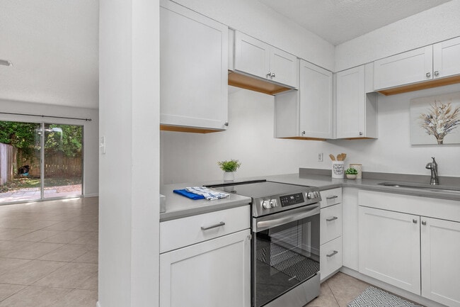 Building Photo - 337 Woodham Ct