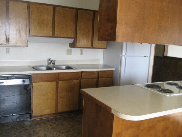 Building Photo - ~Centrally Located 3 Bedroom Home~