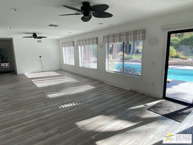 Building Photo - 74619 Fairway Dr