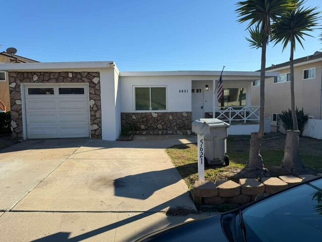 Primary Photo - 5621 Mildred St