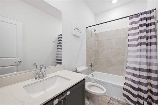 Building Photo - 2121 Esher Dr