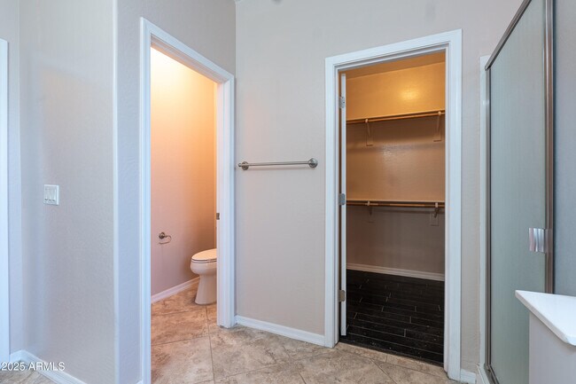 Building Photo - 453 W Lantana Pl