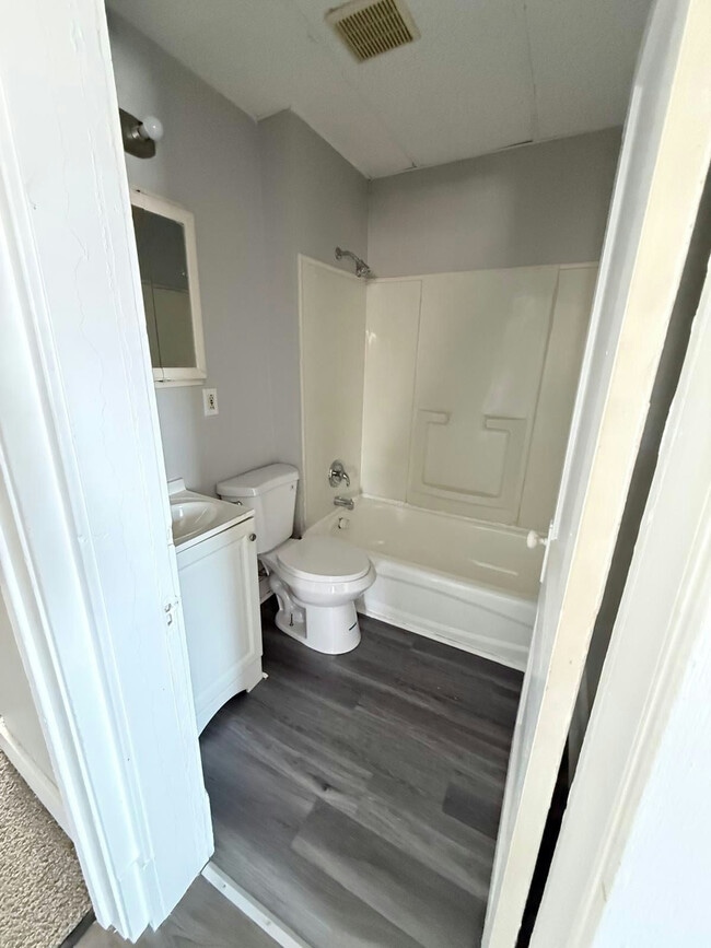 Building Photo - 934 Alhambra Rd