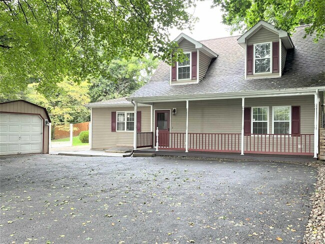 Primary Photo - 8 James St