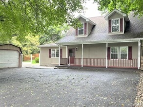 Building Photo - 8 James St