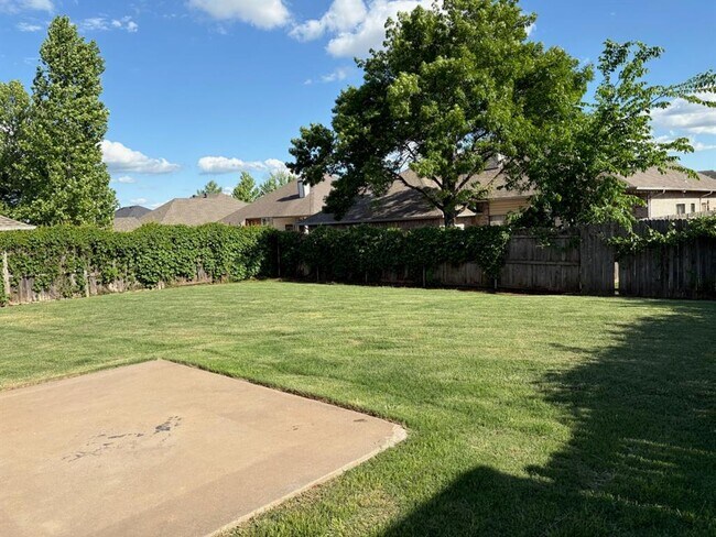 Building Photo - 1424 SW 129th St