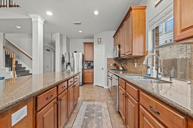 Building Photo - 14402 Hazeldale Dr