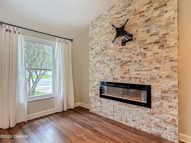 Building Photo - 14 Zollinger Pl