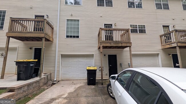 Building Photo - 370 Brentwood Dr