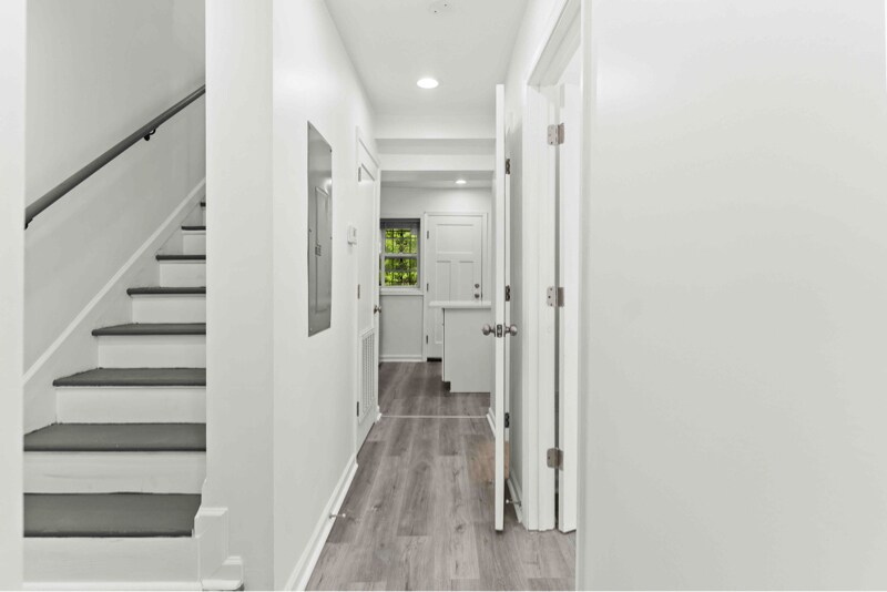 Building Photo - 1452 Smith Pl SE