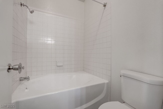 Building Photo - 2187 Eclair Cir