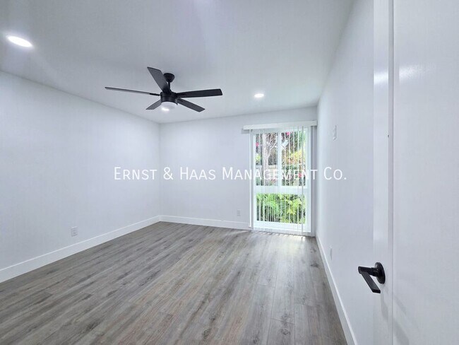 Building Photo - 3041 Yellowtail Dr