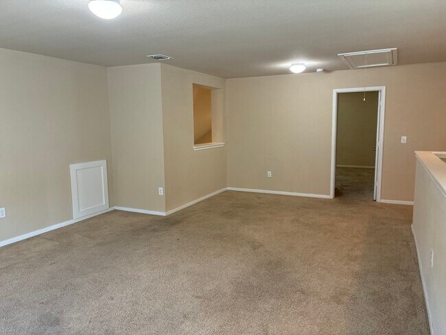 Building Photo - **Move-In Bonus! $500 Amazon Gift Card with 12-Month Lease at Current Rent**