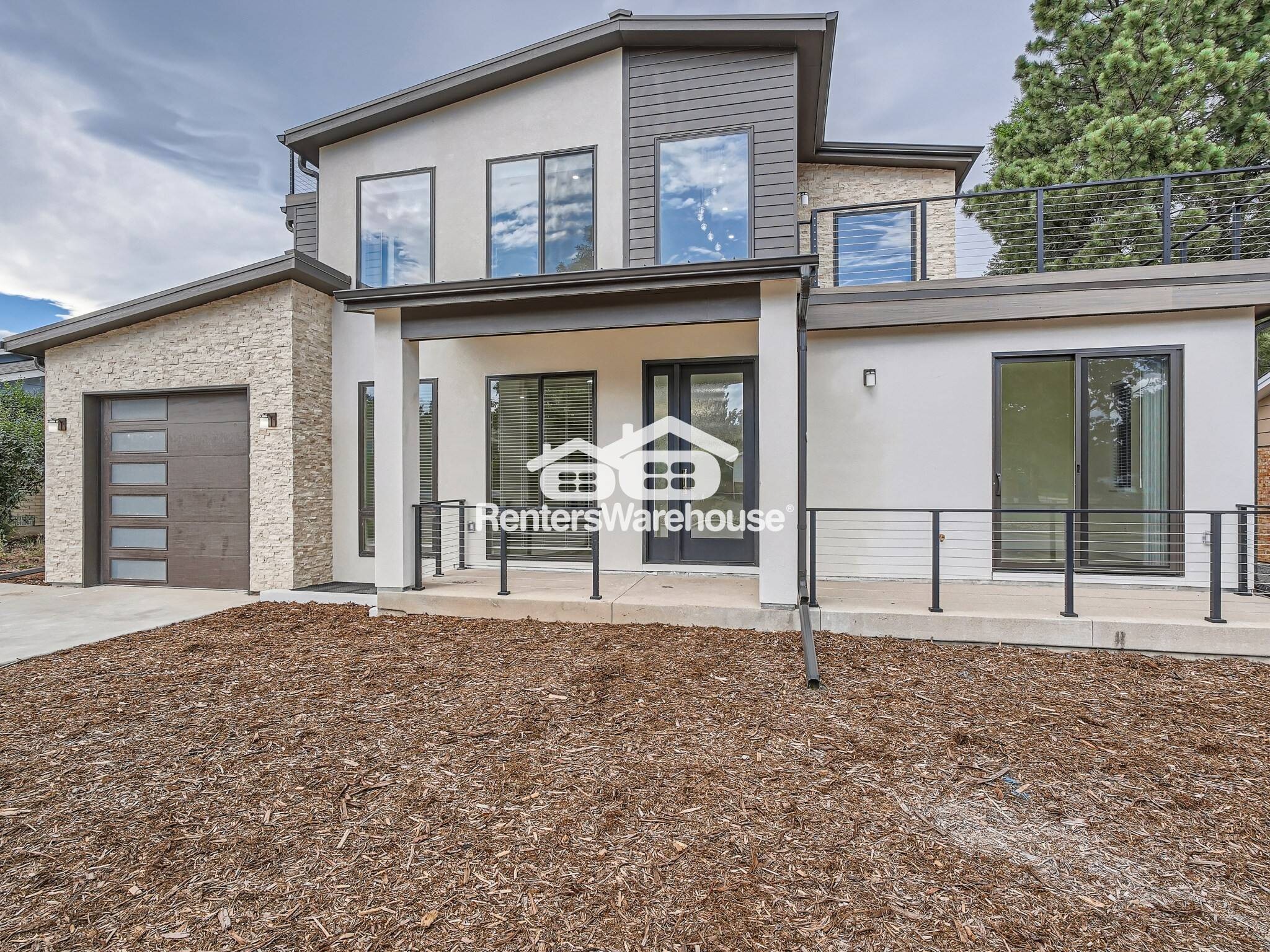 Building Photo - 3595 Darley Ave