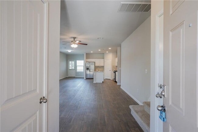 Building Photo - Beautiful and Spacious 4 BR / 3 BA Home fo...