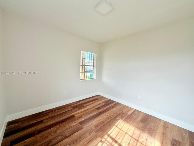 Building Photo - 4801 NW 33rd Ave