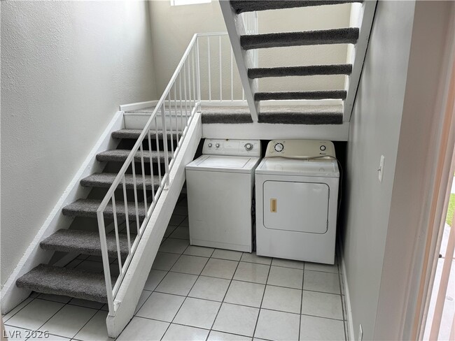 Building Photo - 2158 E Desert Inn Rd