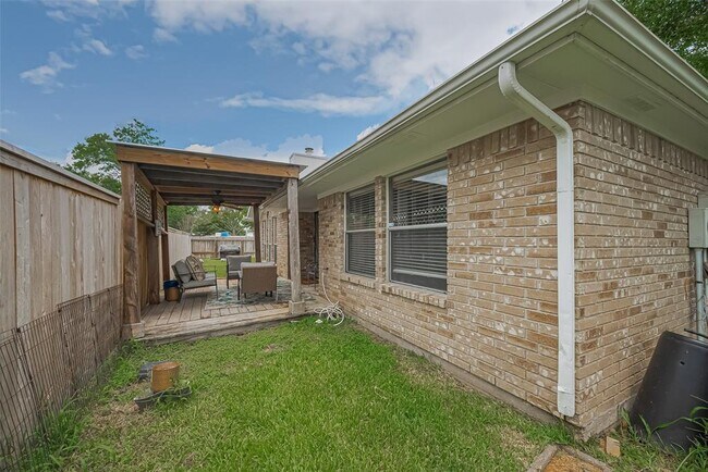 Building Photo - 4502 Twin Elm Dr