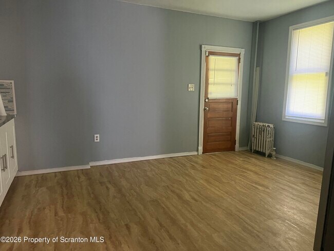 Building Photo - 407 1st St