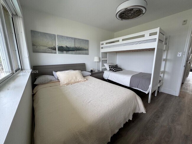 Building Photo - 1550 S Ocean Dr