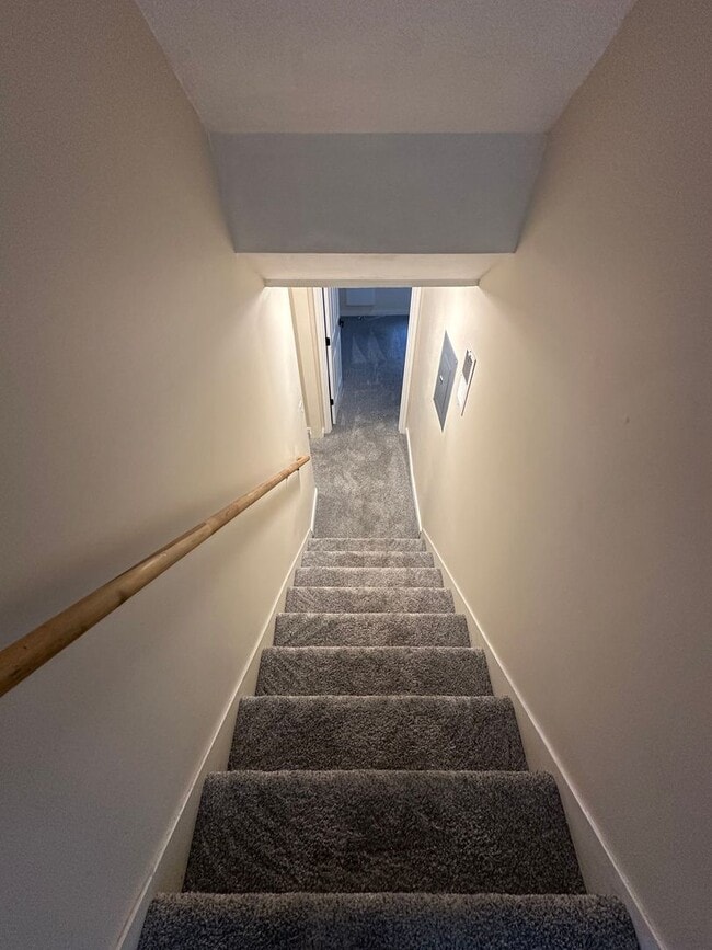 Building Photo - GET $500 OFF THE FIRST MONTHS RENT!!!