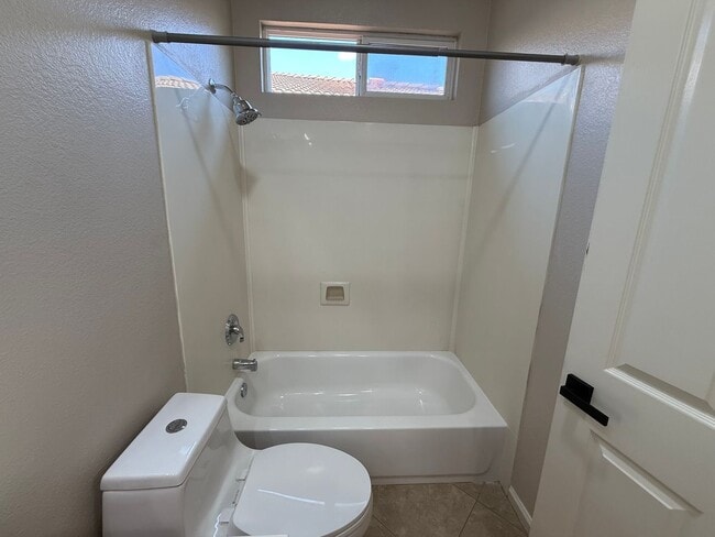 Building Photo - 4-bedroom single story in Sylvan School District!