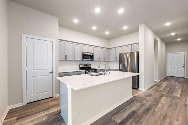 Building Photo - 2715 Chestnut Oak Cir