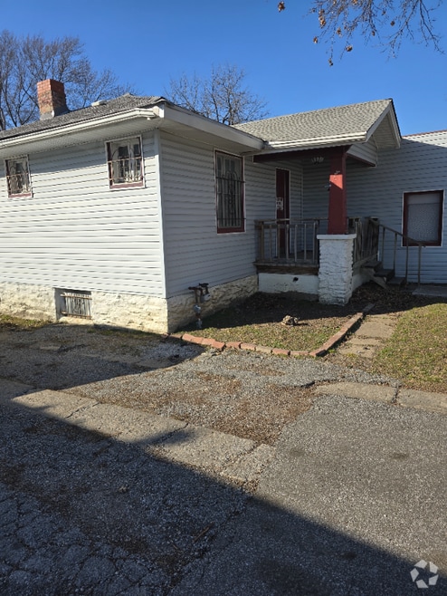 Building Photo - 5926 Prospect Ave