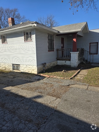 Building Photo - 5926 Prospect Ave