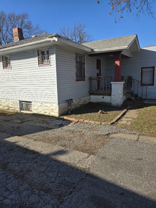 Primary Photo - 5926 Prospect Ave