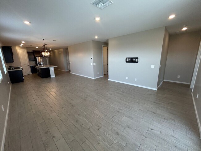 Building Photo - 17347 W Sanna St