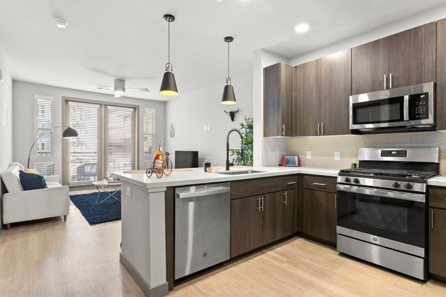 Building Photo - 400 N 2nd Ave