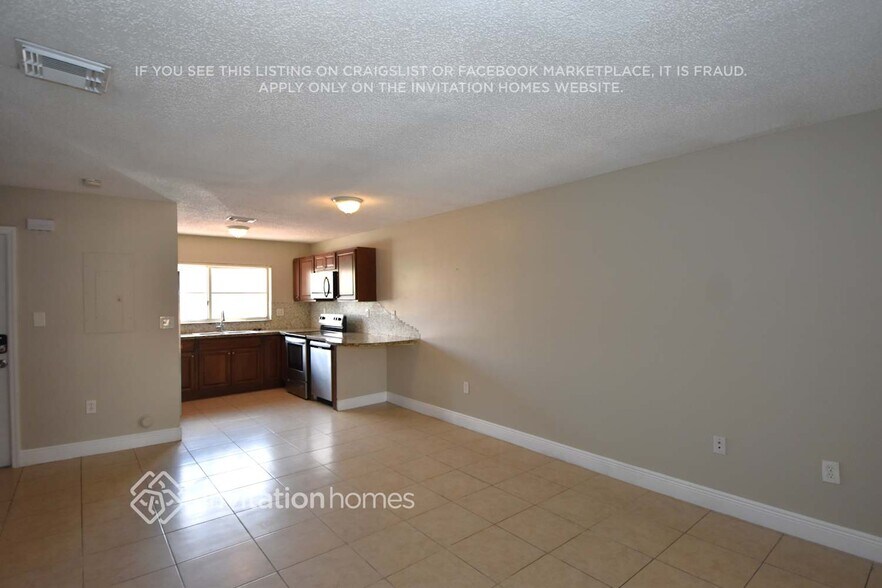 Building Photo - 12621 NW 11th Ln