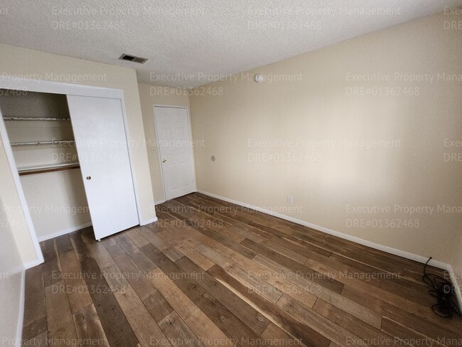 Building Photo - 3 bedrooms /2.5 bath two-story gem boasts ...