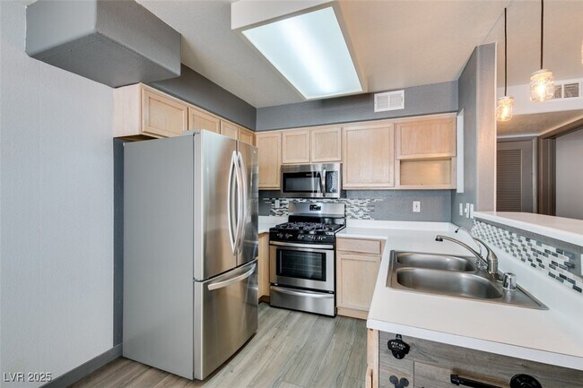 Building Photo - 3168 Tarpon Dr