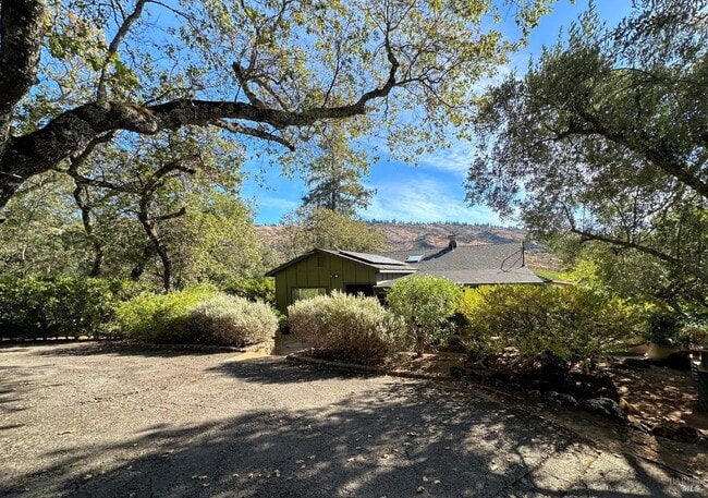 Building Photo - 926 Champion Ln