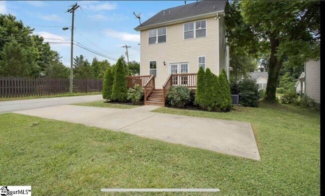 Building Photo - 12 Harvley St