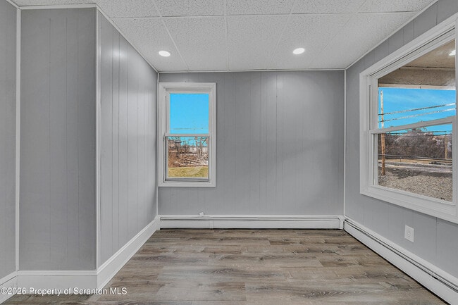 Building Photo - 6 Green Ridge St