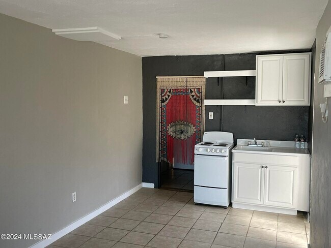 Building Photo - 2638 N Columbus Blvd