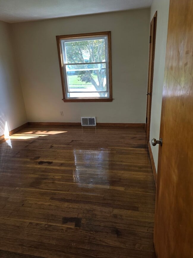 Building Photo - 12405 Reindeer Ave